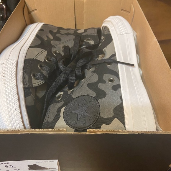 Sneakers - Picture 2 of 3